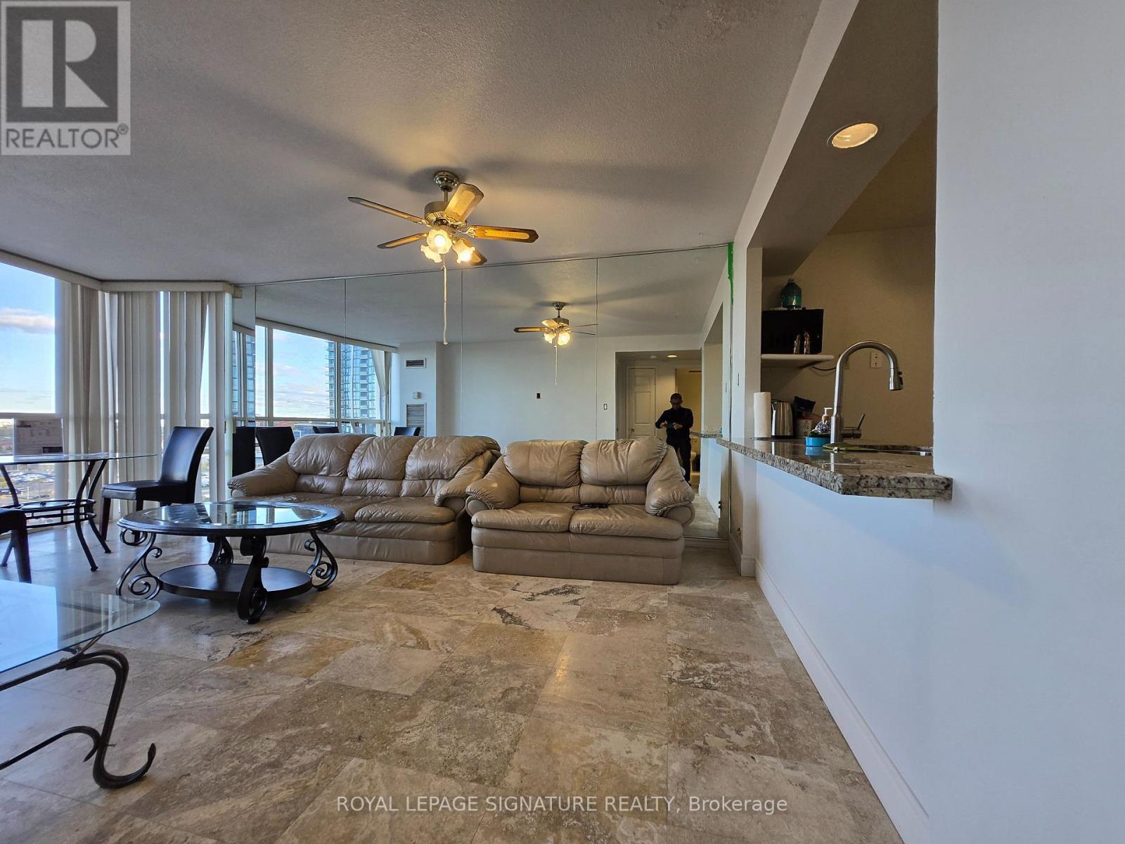 1202 - 50 Eglinton Avenue, Mississauga, Ontario  L5R 3P5 - Photo 12 - W12448262