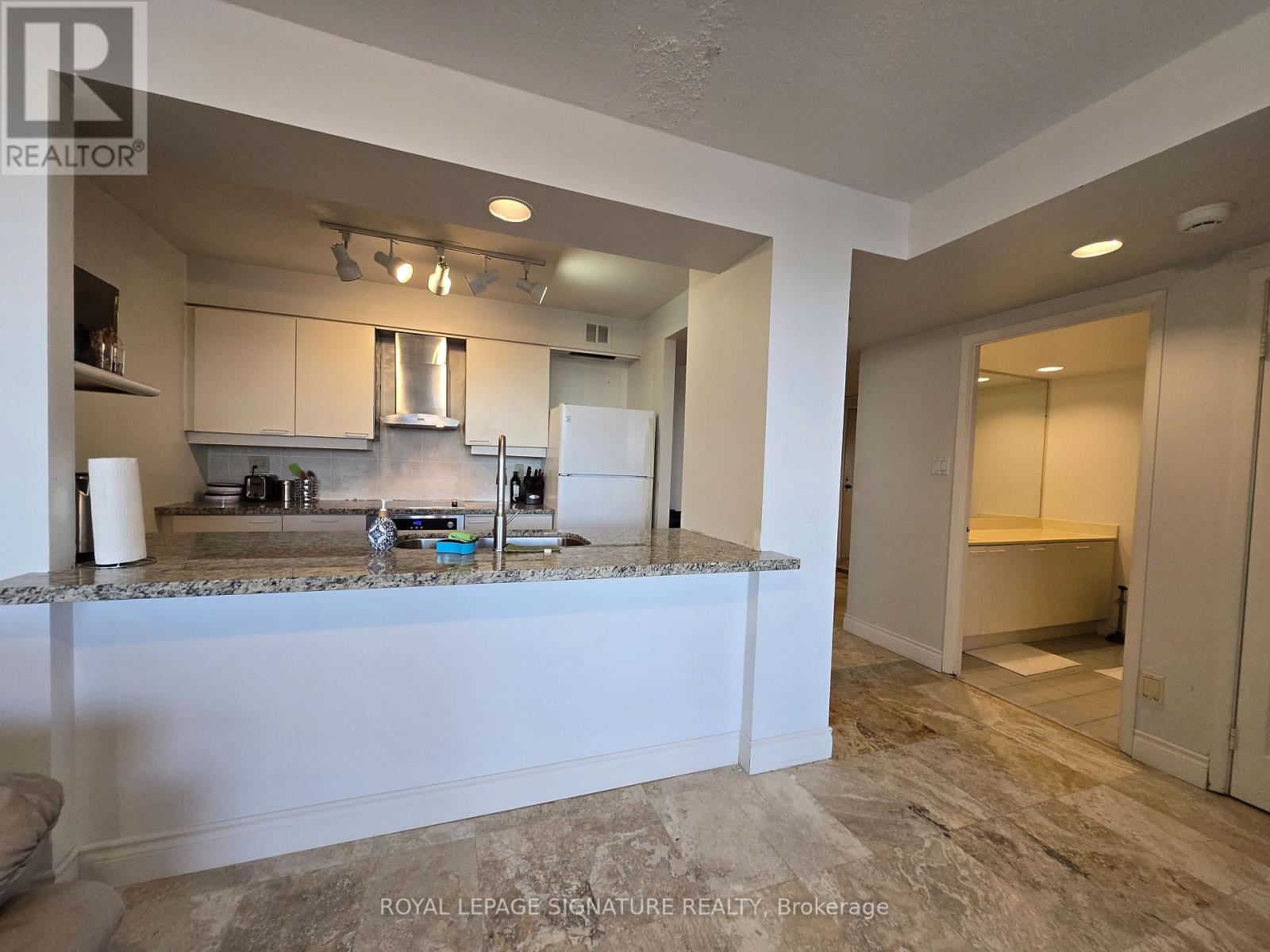 1202 - 50 Eglinton Avenue, Mississauga, Ontario  L5R 3P5 - Photo 9 - W12448262