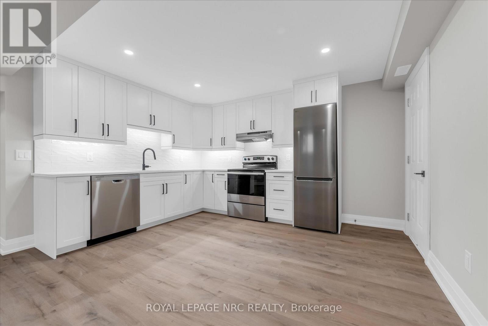 66 Page Street, Port Colborne, Ontario  L3K 5V1 - Photo 43 - X12474058