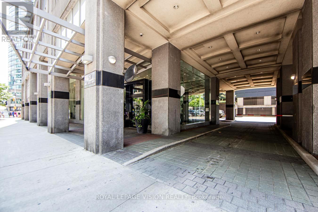 1811 - 20 Blue Jays Way, Toronto, Ontario  M5V 3W6 - Photo 2 - C12473879