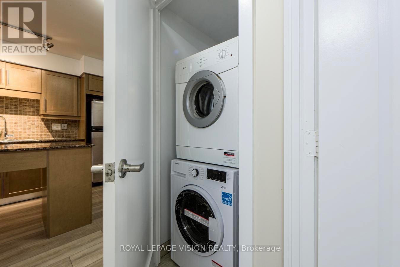 1811 - 20 Blue Jays Way, Toronto, Ontario  M5V 3W6 - Photo 22 - C12473879