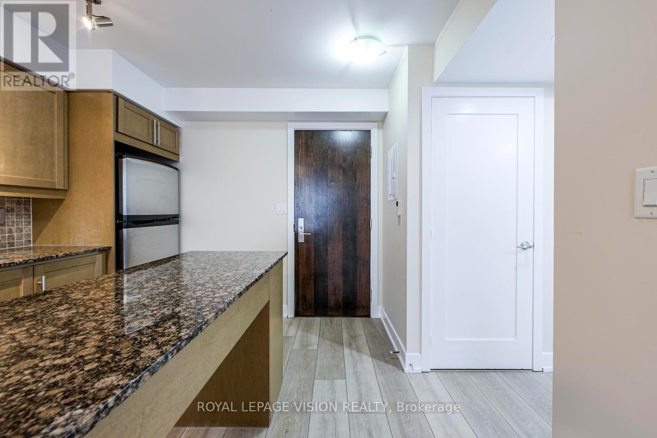 1811 - 20 Blue Jays Way, Toronto, Ontario  M5V 3W6 - Photo 7 - C12473879