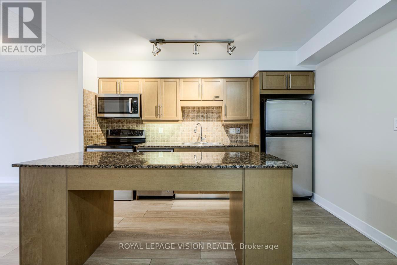1811 - 20 Blue Jays Way, Toronto, Ontario  M5V 3W6 - Photo 8 - C12473879