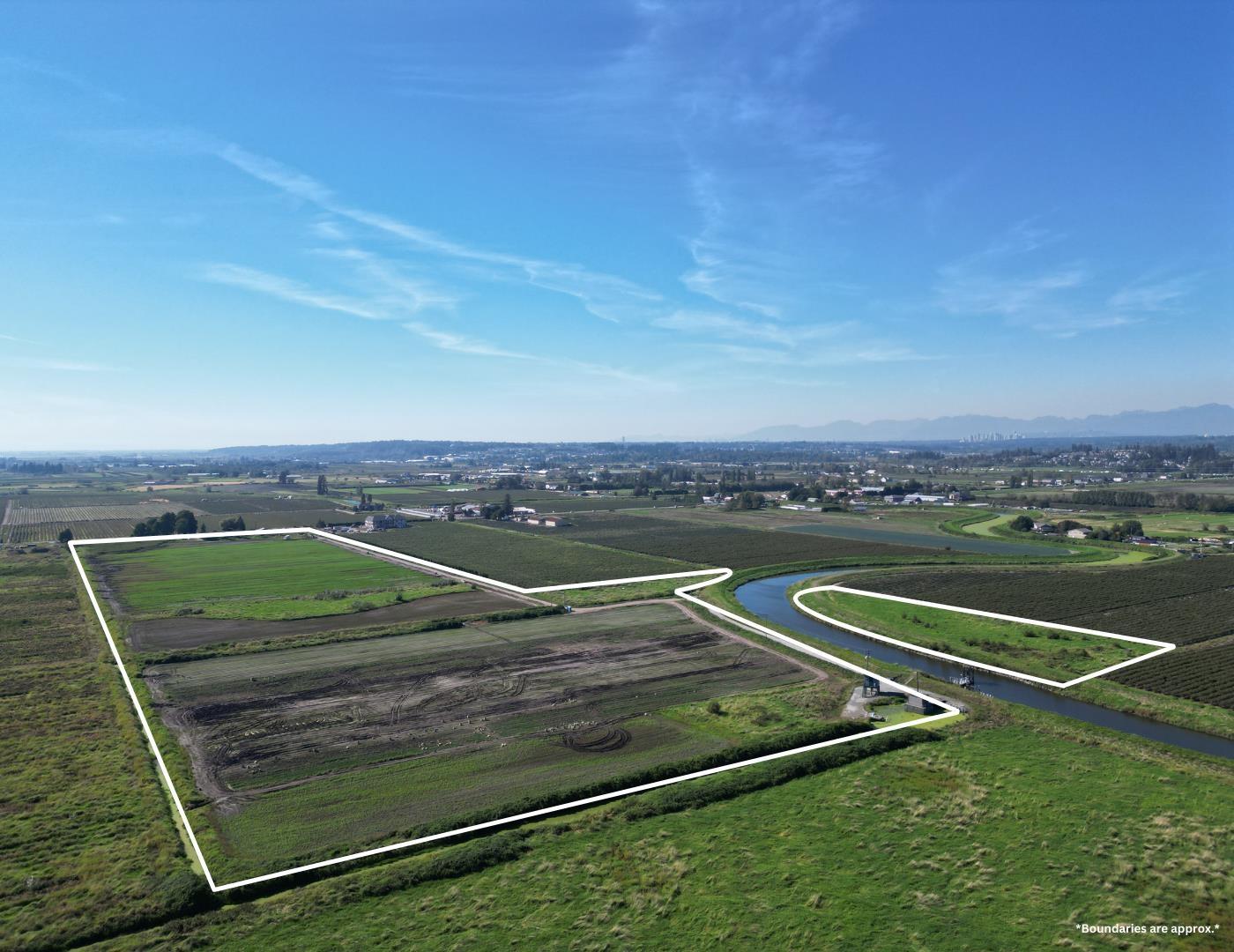 4444 168 Street, Surrey, British Columbia  V3Z 1E3 - Photo 2 - R3060168