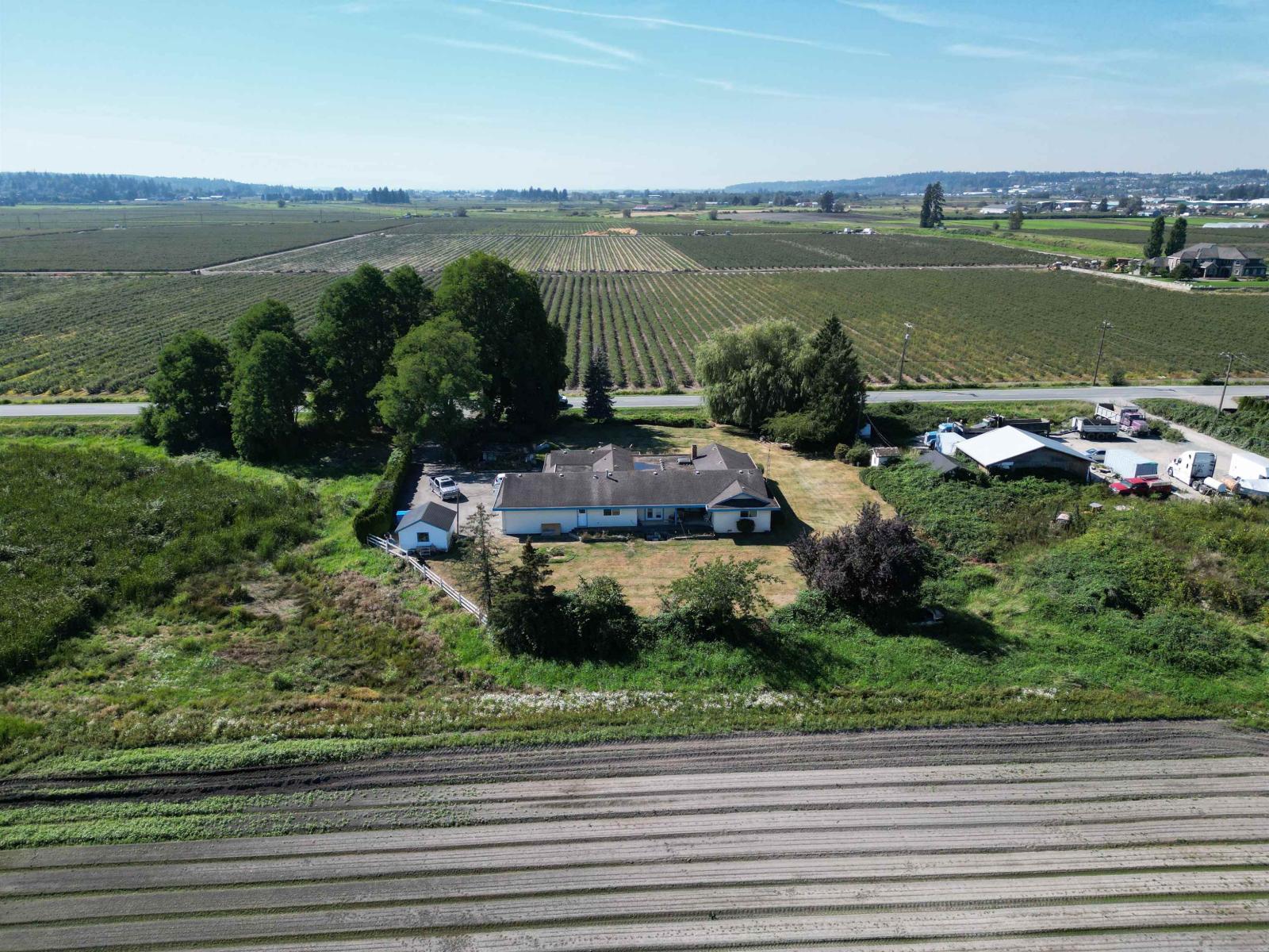 4444 168 Street, Surrey, British Columbia  V3Z 1E3 - Photo 4 - R3060168