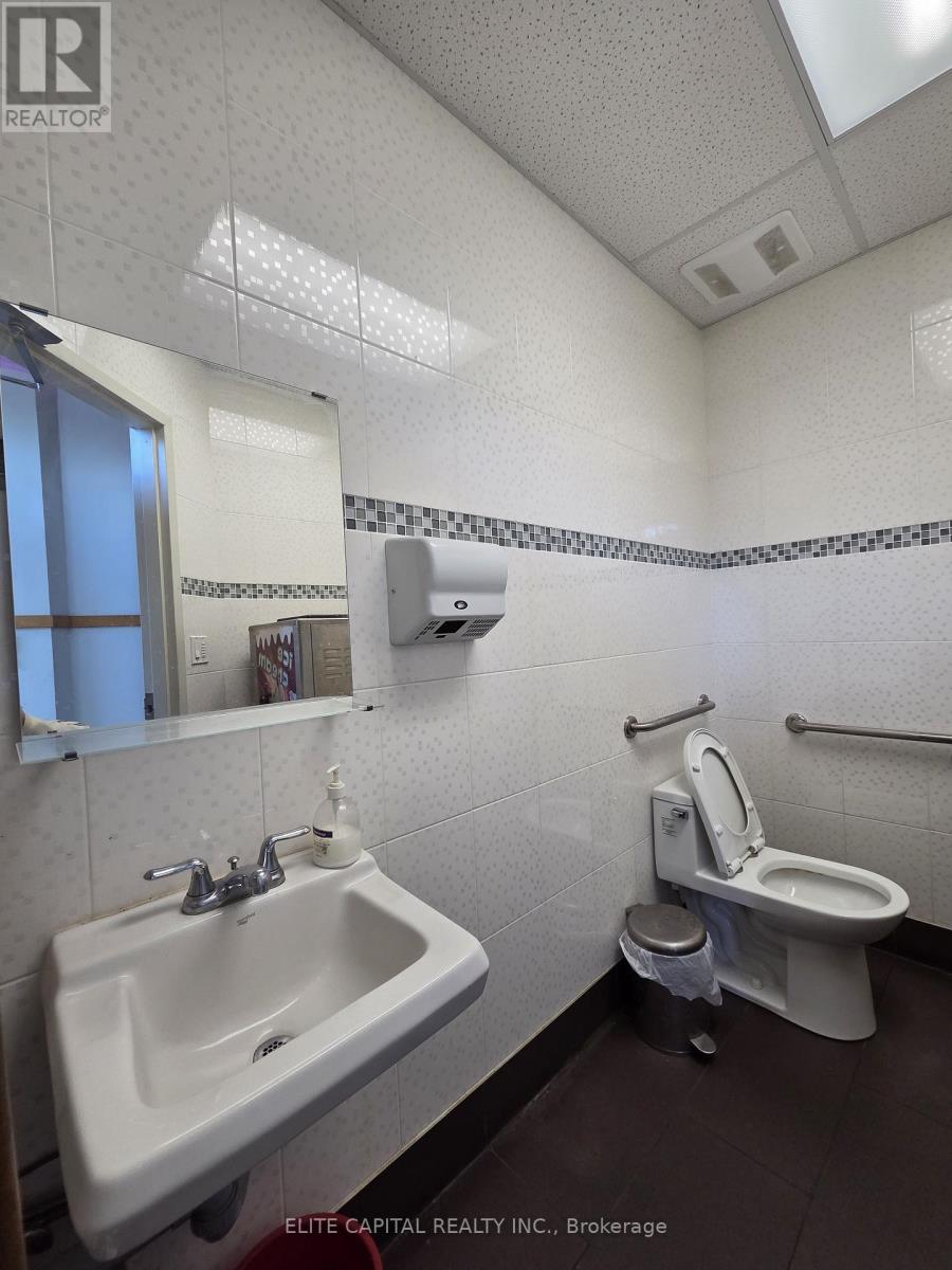 4 - 10066 Bayview Avenue, Richmond Hill, Ontario  L4C 0W5 - Photo 3 - N12473873