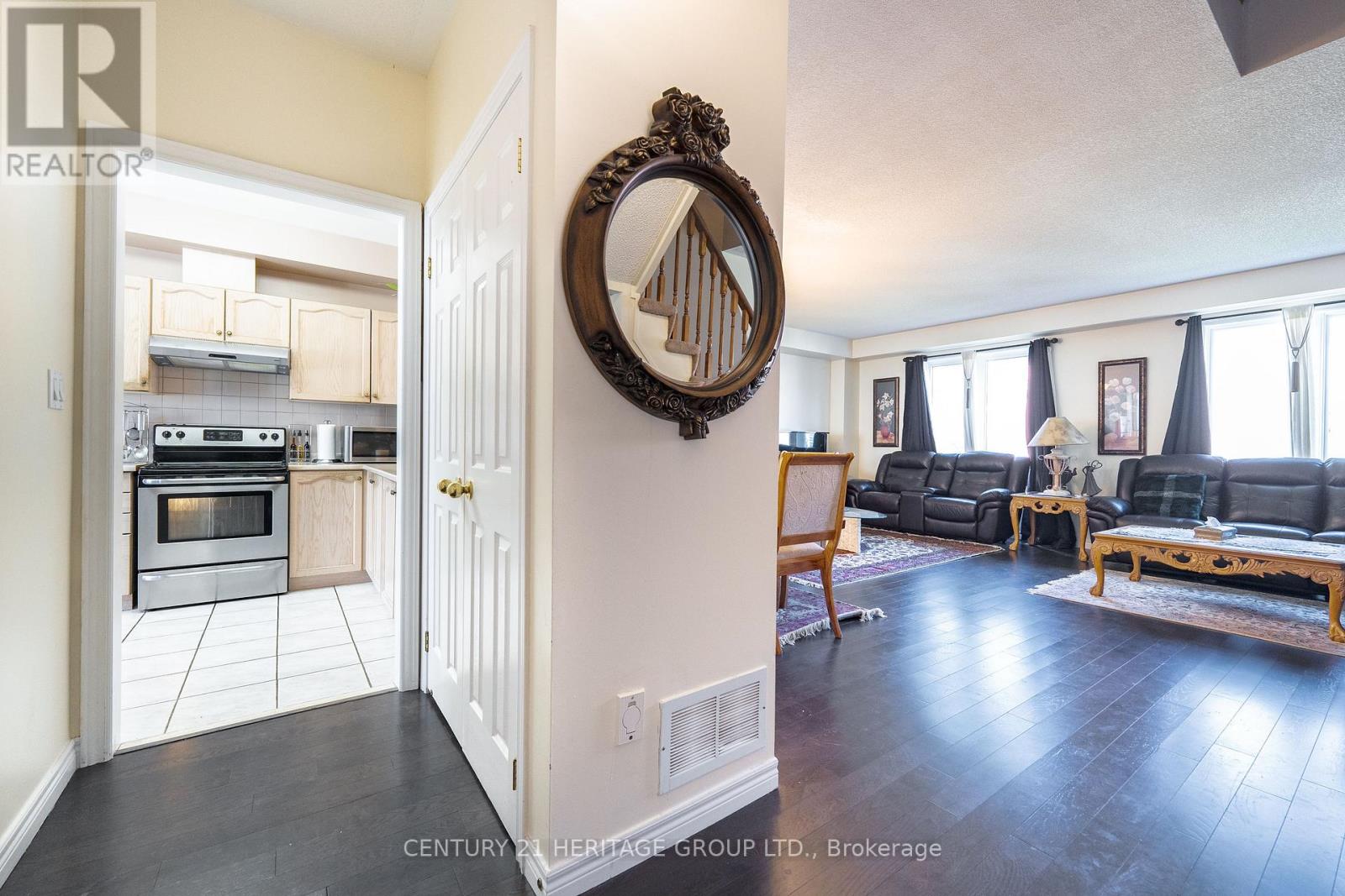 18 Orchid Road, Markham (Commerce Valley), Ontario  L3T 7T6 - Photo 10 - N12473888