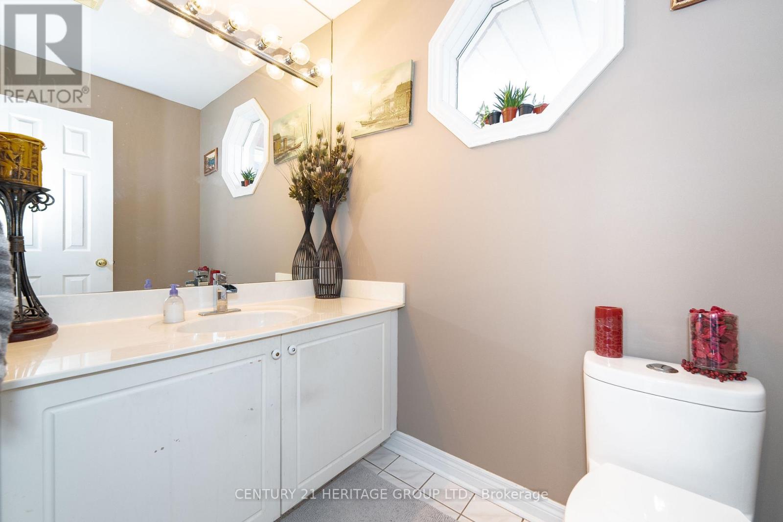 18 Orchid Road, Markham (Commerce Valley), Ontario  L3T 7T6 - Photo 12 - N12473888