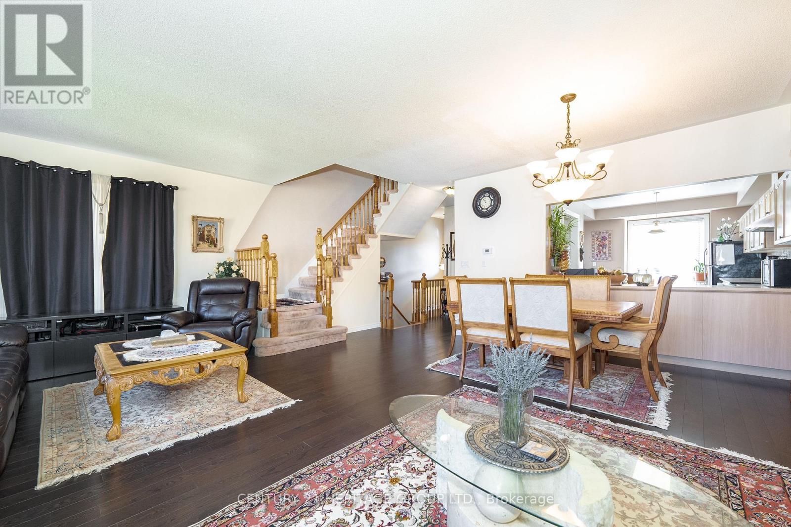 18 Orchid Road, Markham (Commerce Valley), Ontario  L3T 7T6 - Photo 6 - N12473888