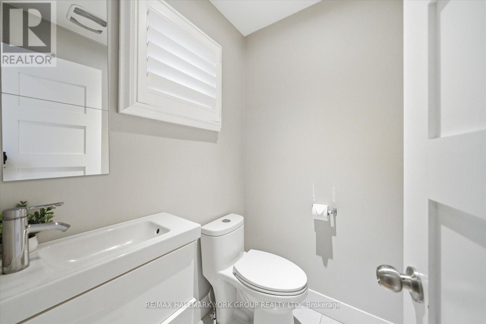 234 Billings Crescent, Newmarket (Bristol-London), Ontario  L3Y 7Y7 - Photo 11 - N12473907