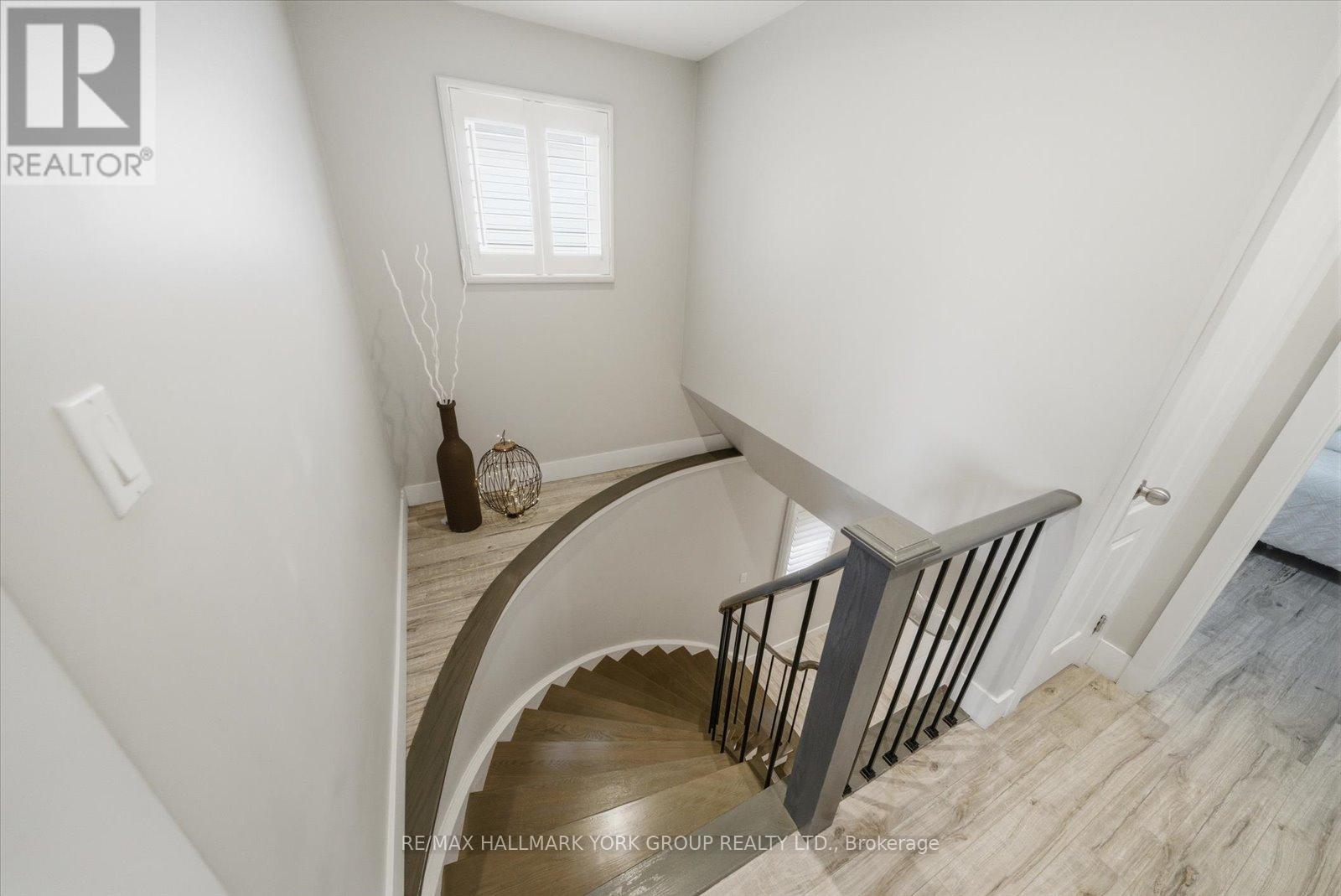 234 Billings Crescent, Newmarket (Bristol-London), Ontario  L3Y 7Y7 - Photo 12 - N12473907