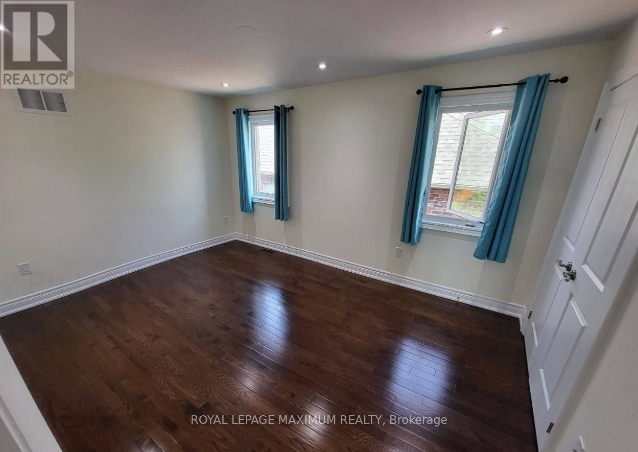 2 Philson Court, Innisfil, Ontario  L0L 1L0 - Photo 11 - N12473961
