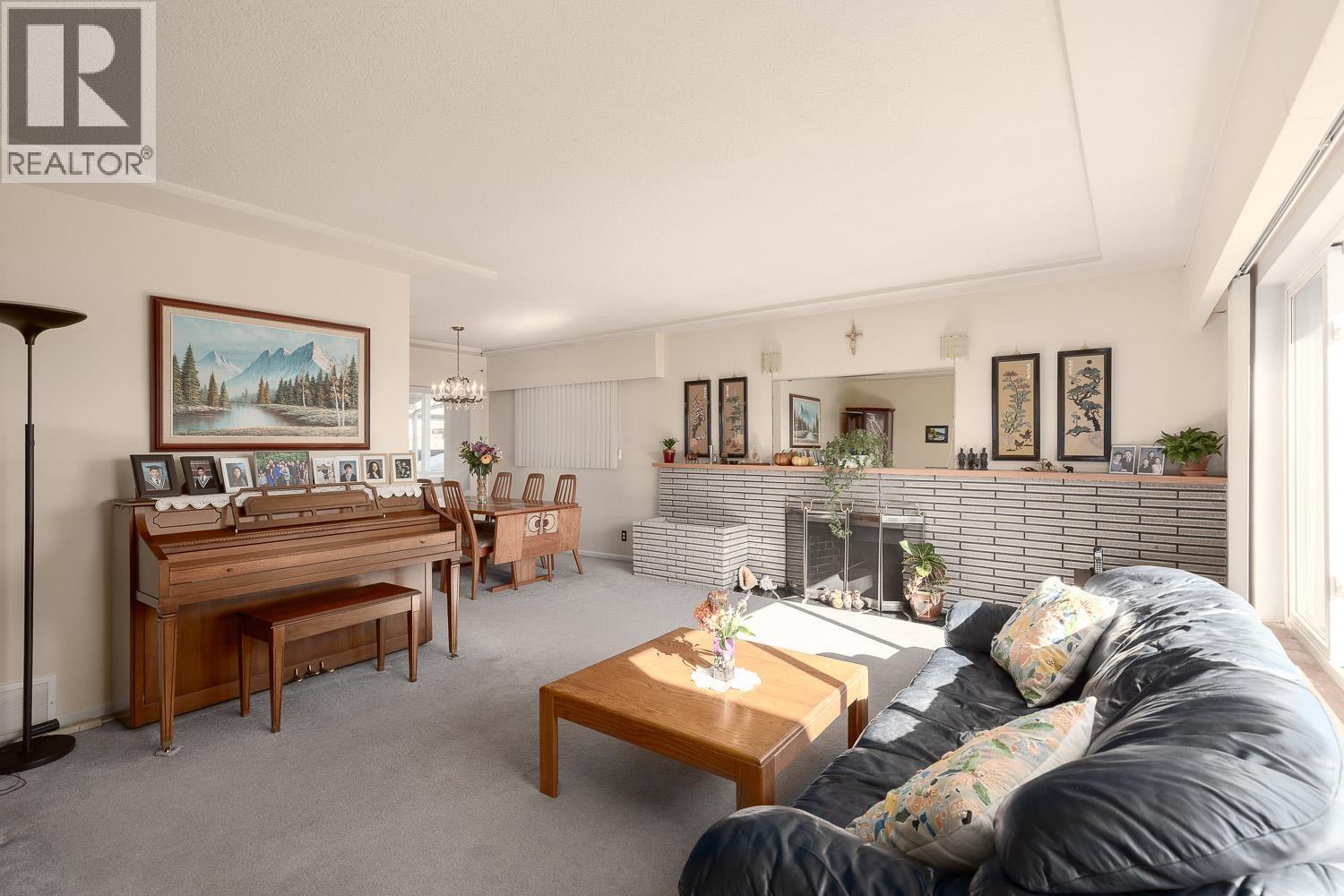 6465 Dawson Street, Burnaby, British Columbia  V5B 2W7 - Photo 4 - R3060150