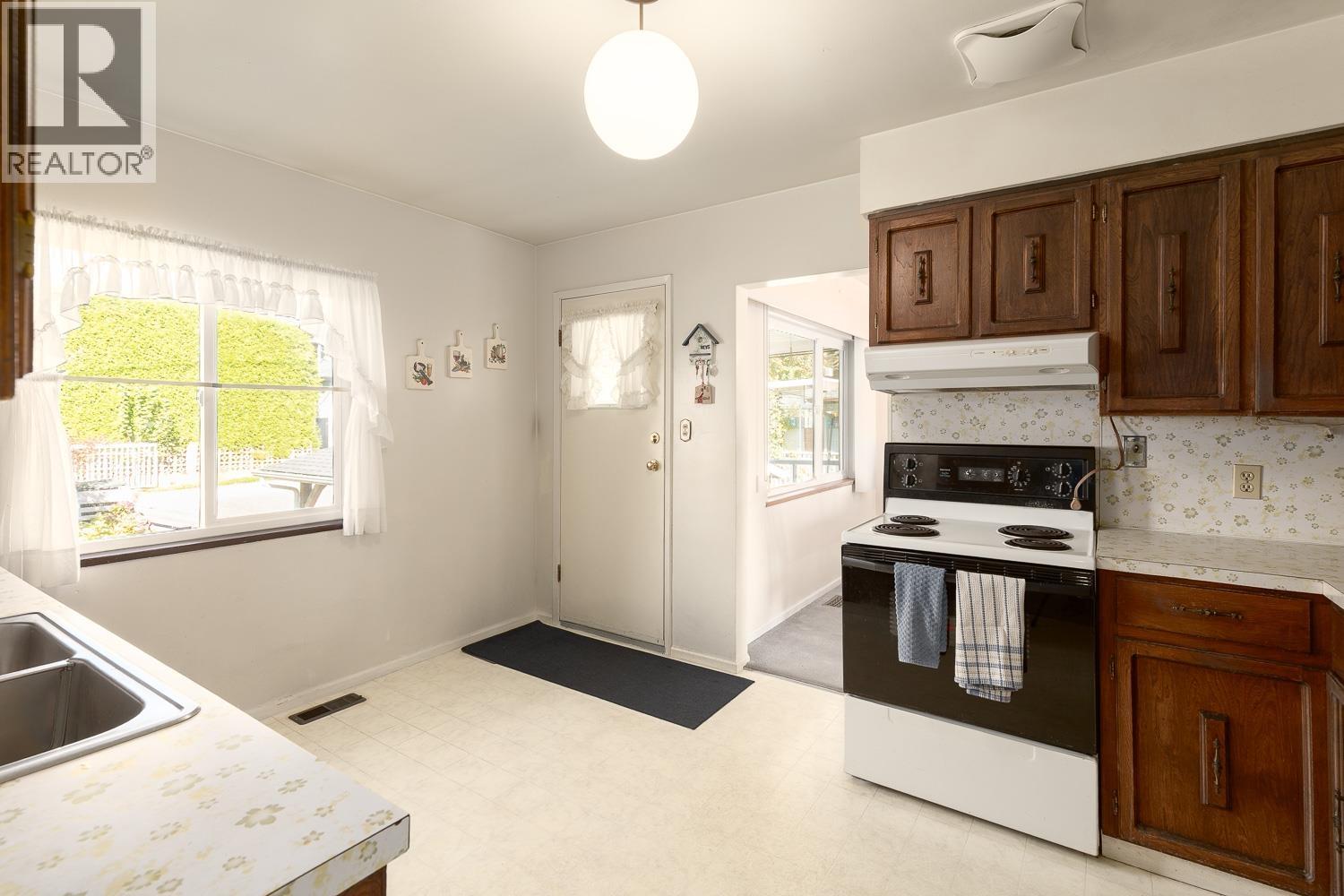 6465 Dawson Street, Burnaby, British Columbia  V5B 2W7 - Photo 8 - R3060150