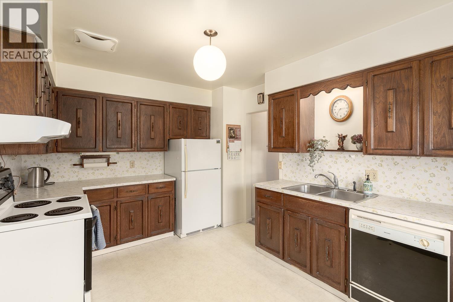 6465 Dawson Street, Burnaby, British Columbia  V5B 2W7 - Photo 7 - R3060150