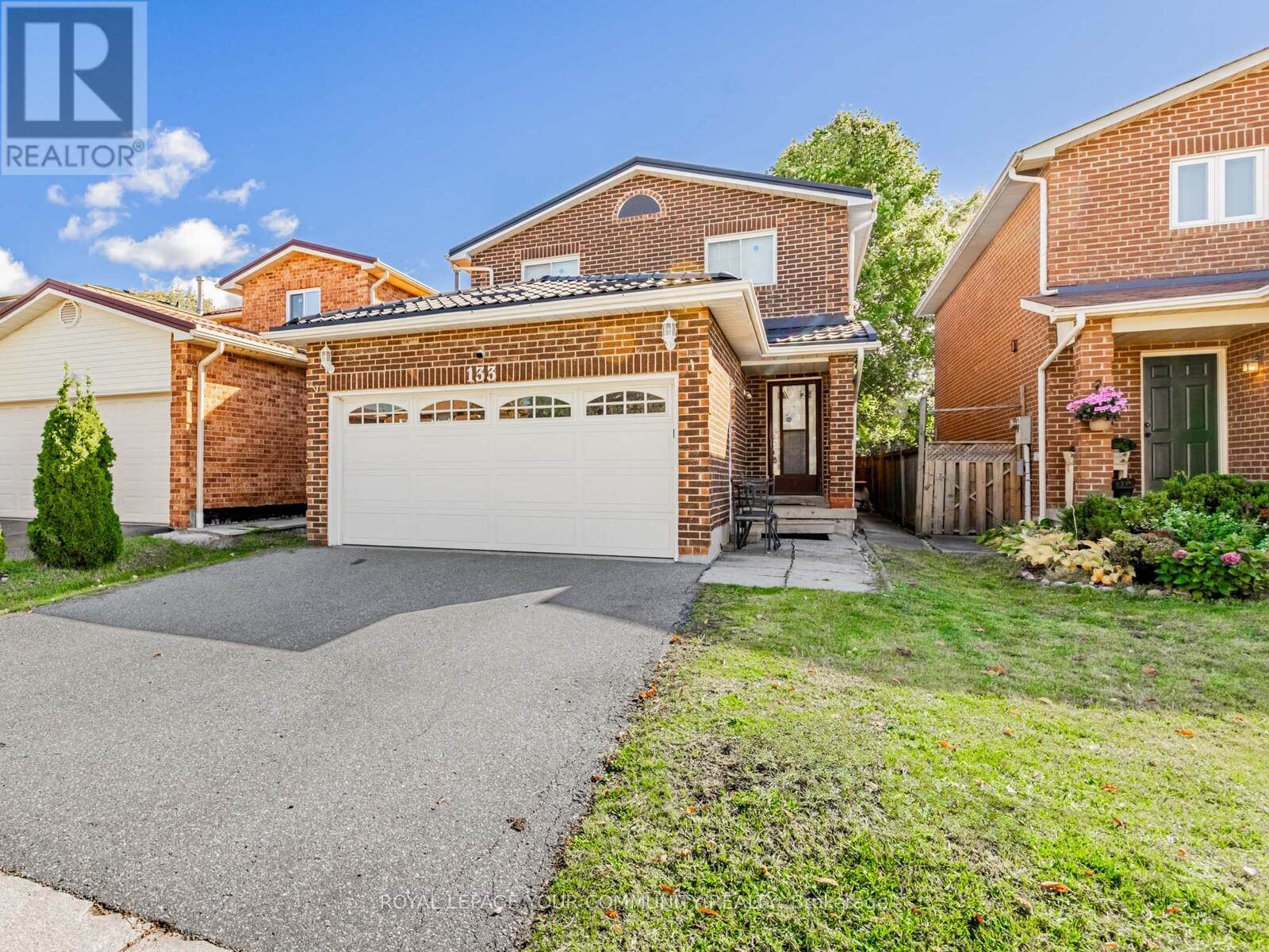 133 Wexford Road, Brampton, Ontario  L6Z 2T5 - Photo 2 - W12473887