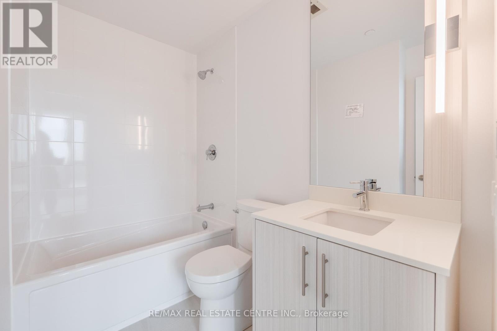 1207 - 225 Veterans Drive, Brampton (Northwest Brampton), Ontario  L7A 0B6 - Photo 19 - W12473889