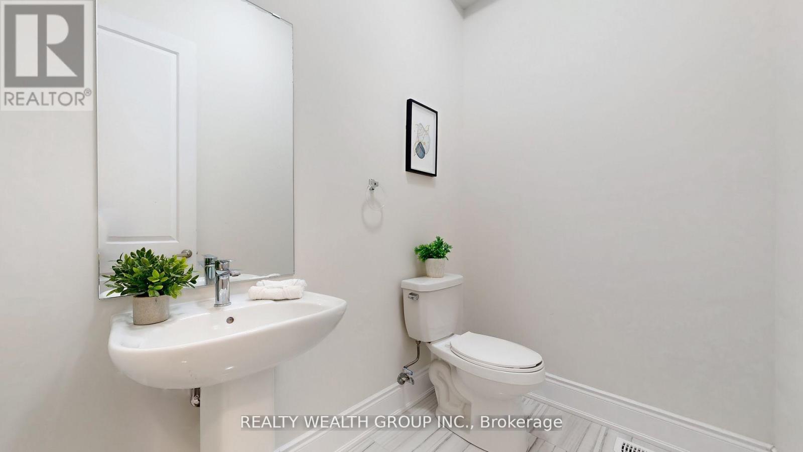 2421 Irene Crescent, Oakville, Ontario  L6H 7C5 - Photo 15 - W12473894