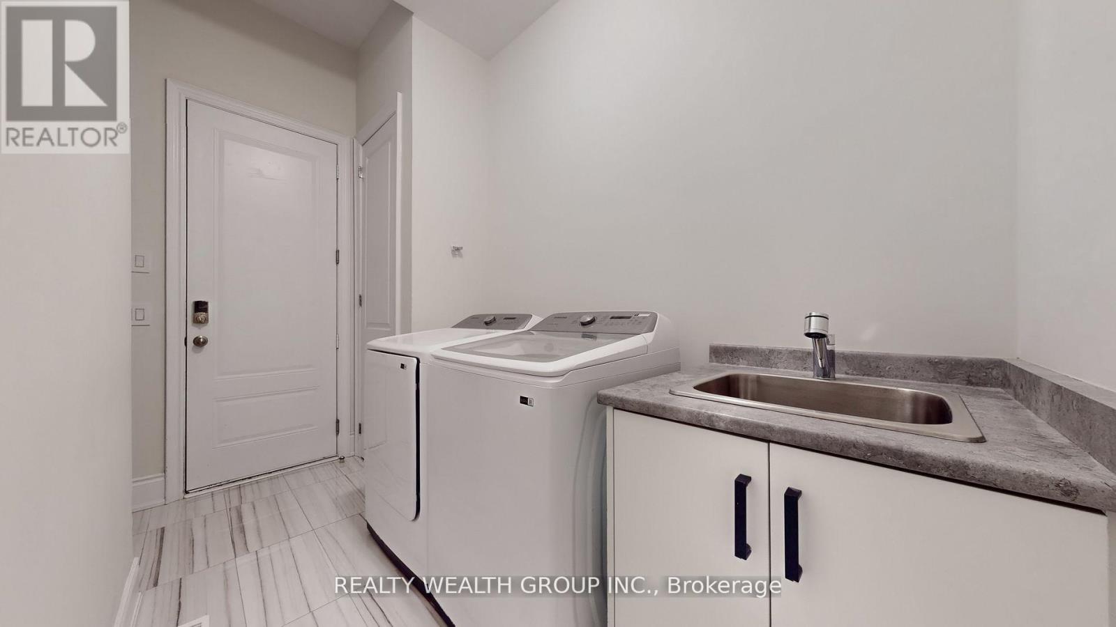 2421 Irene Crescent, Oakville, Ontario  L6H 7C5 - Photo 17 - W12473894