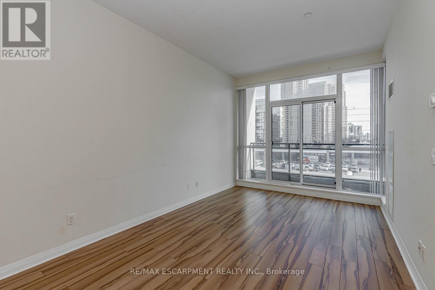 302 - 75 Eglinton Avenue W, Mississauga, Ontario  L5R 0E5 - Photo 16 - W12473953