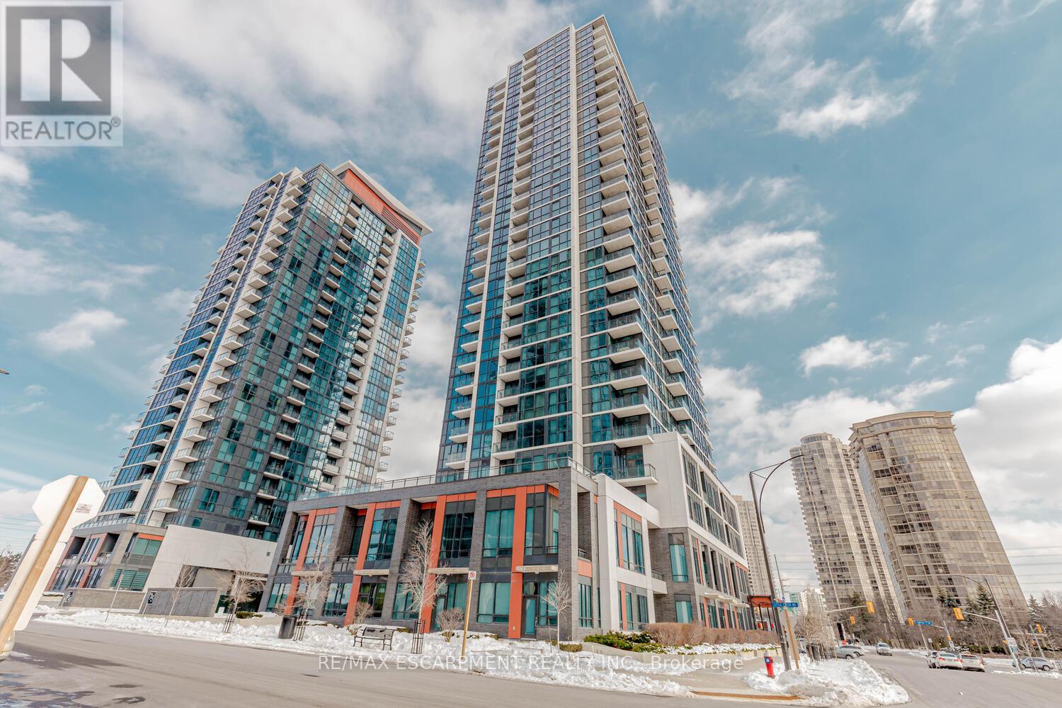 302 - 75 Eglinton Avenue W, Mississauga, Ontario  L5R 0E5 - Photo 2 - W12473953