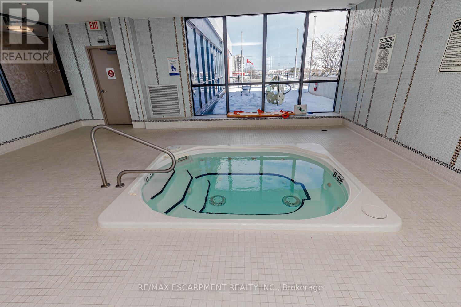 302 - 75 Eglinton Avenue W, Mississauga, Ontario  L5R 0E5 - Photo 34 - W12473953