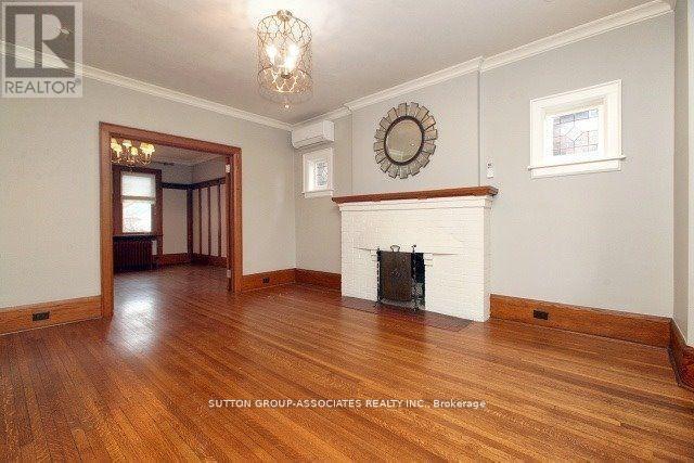 Main - 36 Glenholme Avenue, Toronto, Ontario  M6H 3A9 - Photo 11 - W12473959