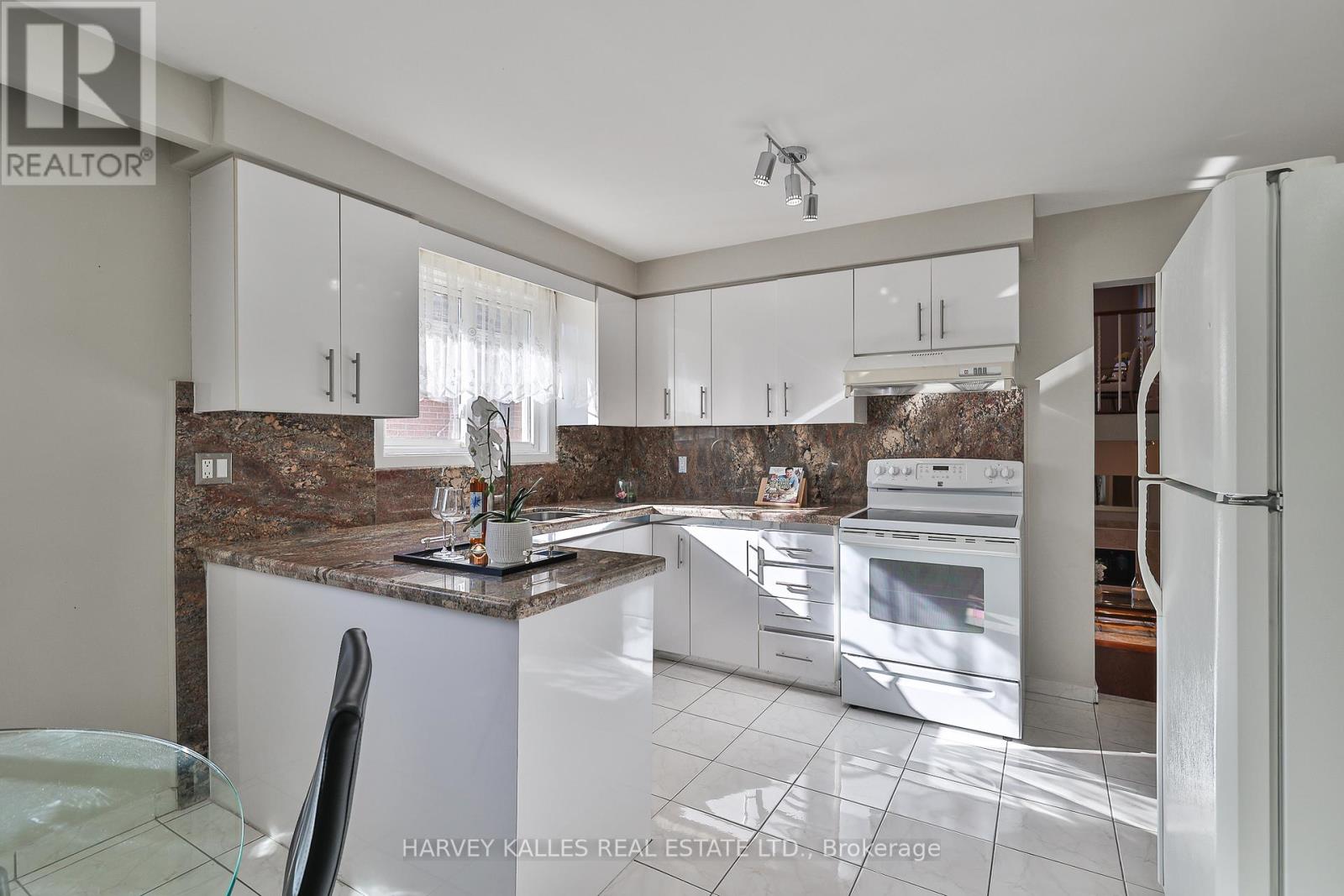 6 Lucifer Drive, Toronto (Pleasant View), Ontario  M2J 4E7 - Photo 11 - C12473975