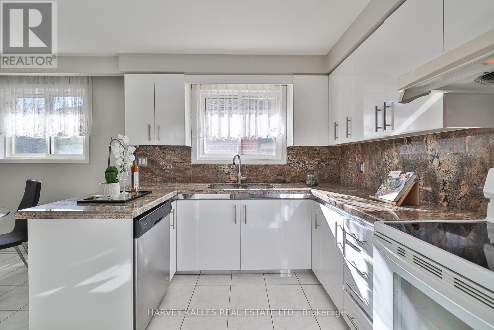 6 Lucifer Drive, Toronto (Pleasant View), Ontario  M2J 4E7 - Photo 13 - C12473975