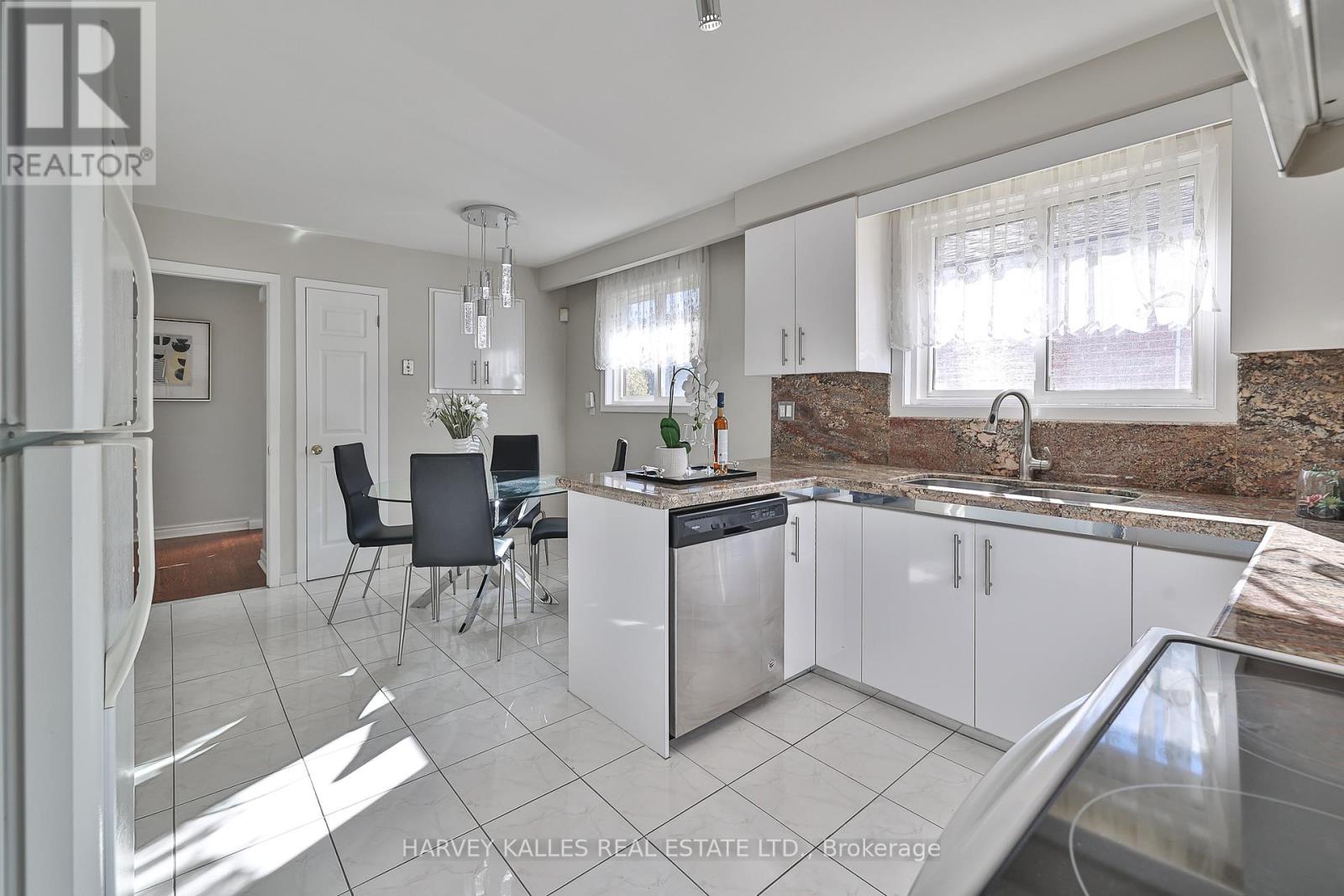 6 Lucifer Drive, Toronto (Pleasant View), Ontario  M2J 4E7 - Photo 15 - C12473975