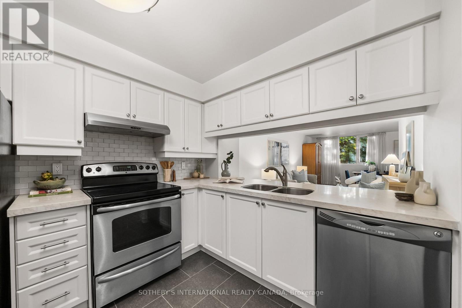 209 - 356 Mcrae Drive, Toronto (Leaside), Ontario  M4G 4G4 - Photo 10 - C12473982