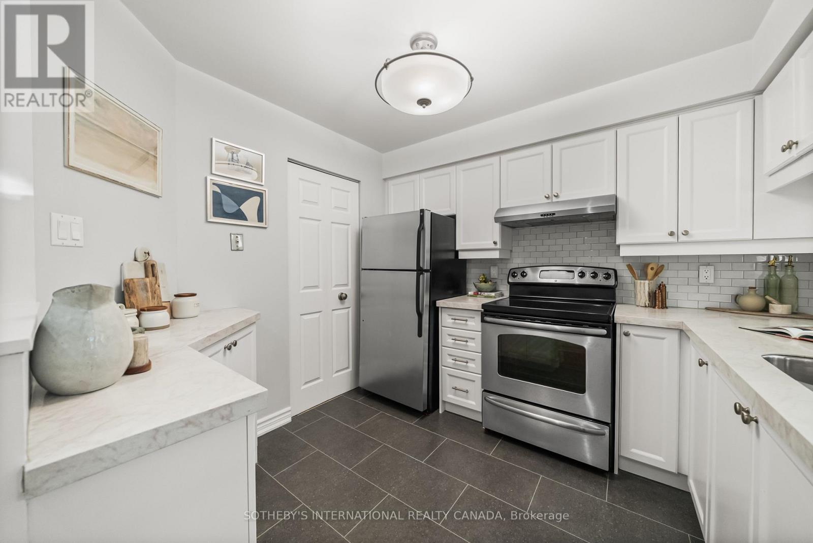 209 - 356 Mcrae Drive, Toronto (Leaside), Ontario  M4G 4G4 - Photo 9 - C12473982