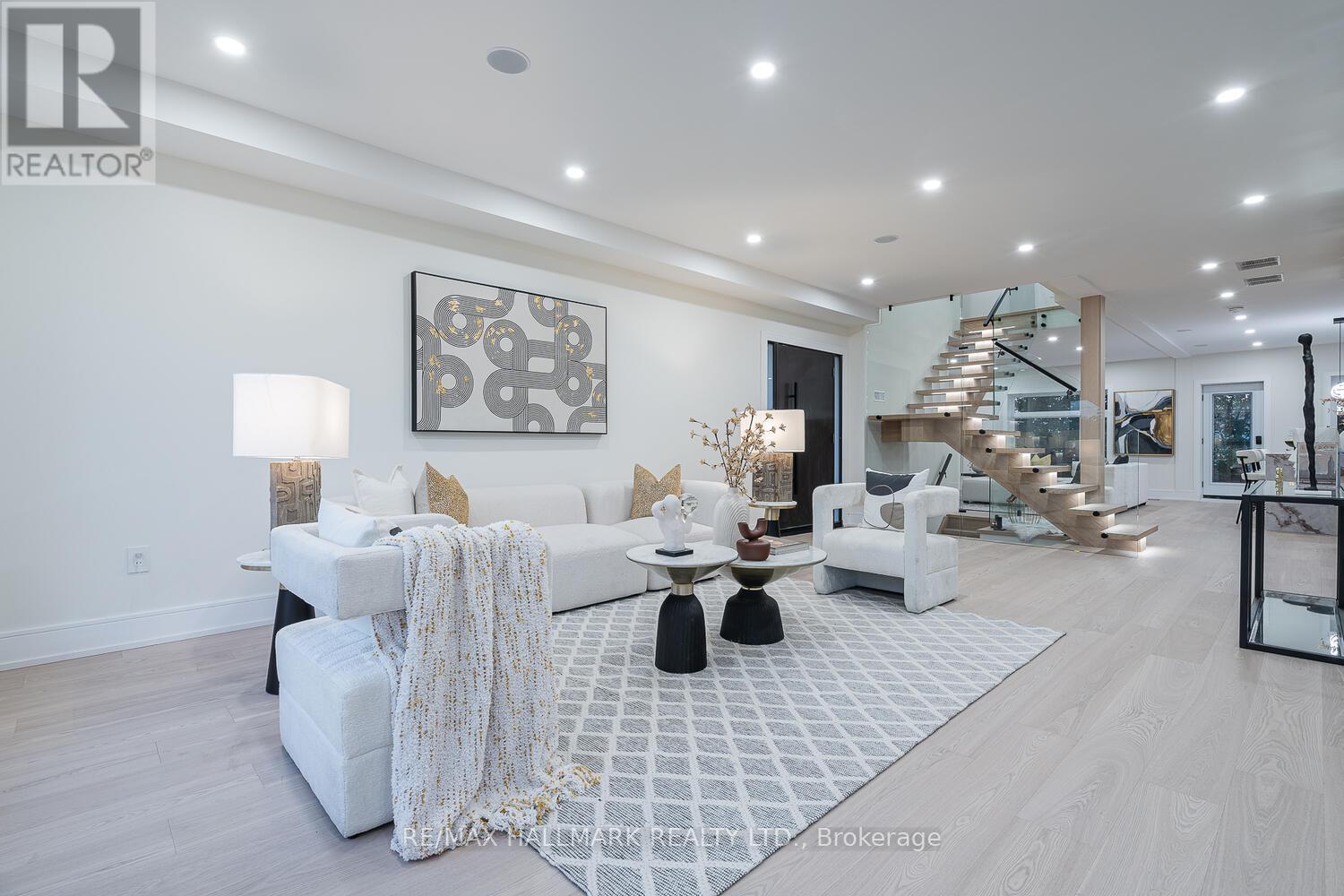 116 Kennard Avenue, Toronto (Bathurst Manor), Ontario  M3H 4M4 - Photo 10 - C12474001