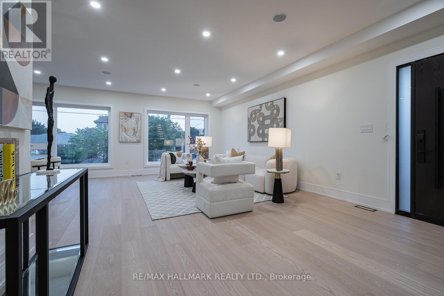 116 Kennard Avenue, Toronto (Bathurst Manor), Ontario  M3H 4M4 - Photo 8 - C12474001