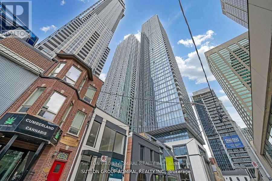 1706 - 8 Cumberland Street, Toronto (Annex), Ontario  M4W 1J5 - Photo 2 - C12474019