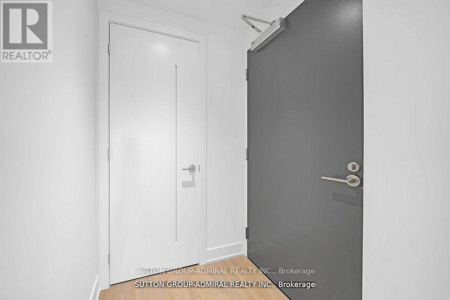 1706 - 8 Cumberland Street, Toronto (Annex), Ontario  M4W 1J5 - Photo 3 - C12474019