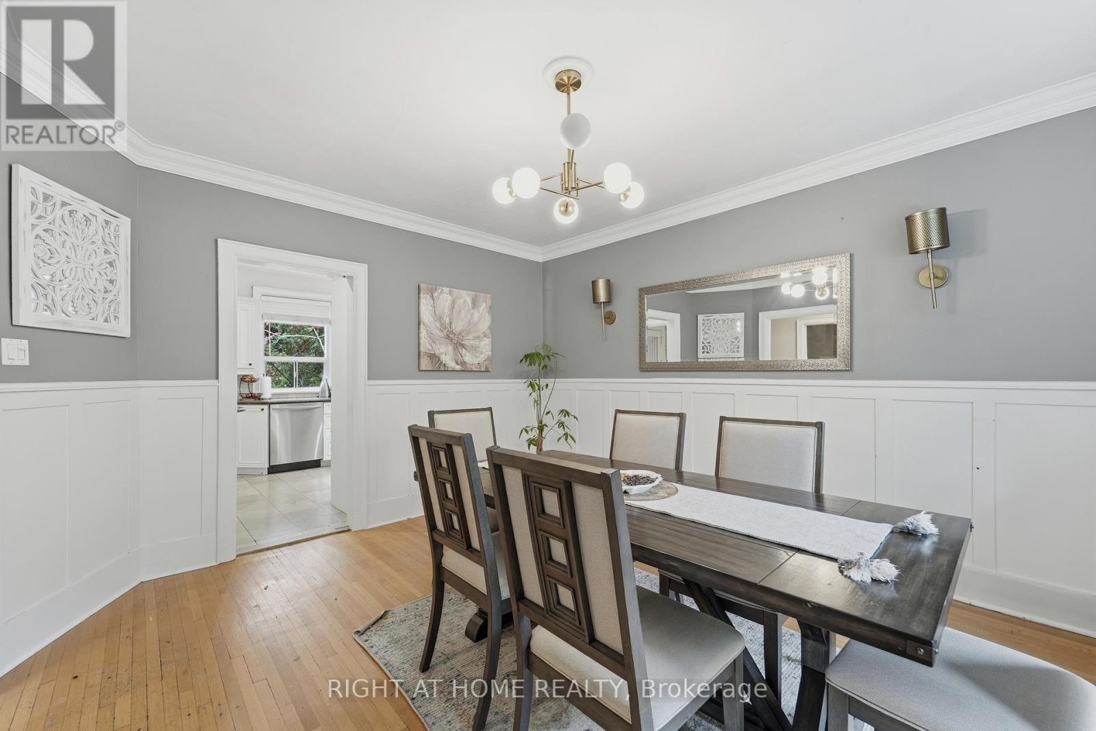 202 Dinnick Crescent, Toronto, Ontario  M4N 1M3 - Photo 11 - C12474074