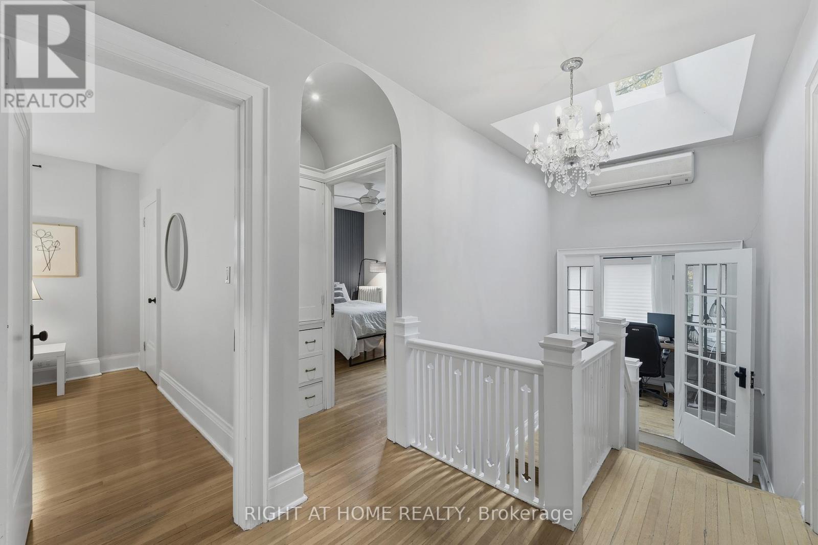 202 Dinnick Crescent, Toronto, Ontario  M4N 1M3 - Photo 16 - C12474074