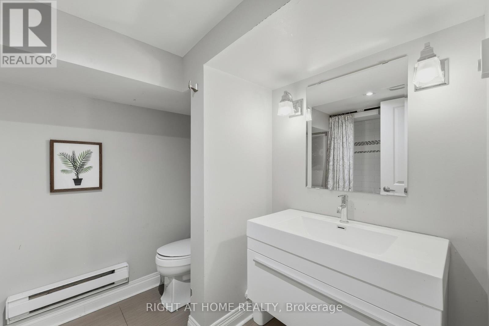 202 Dinnick Crescent, Toronto, Ontario  M4N 1M3 - Photo 35 - C12474074