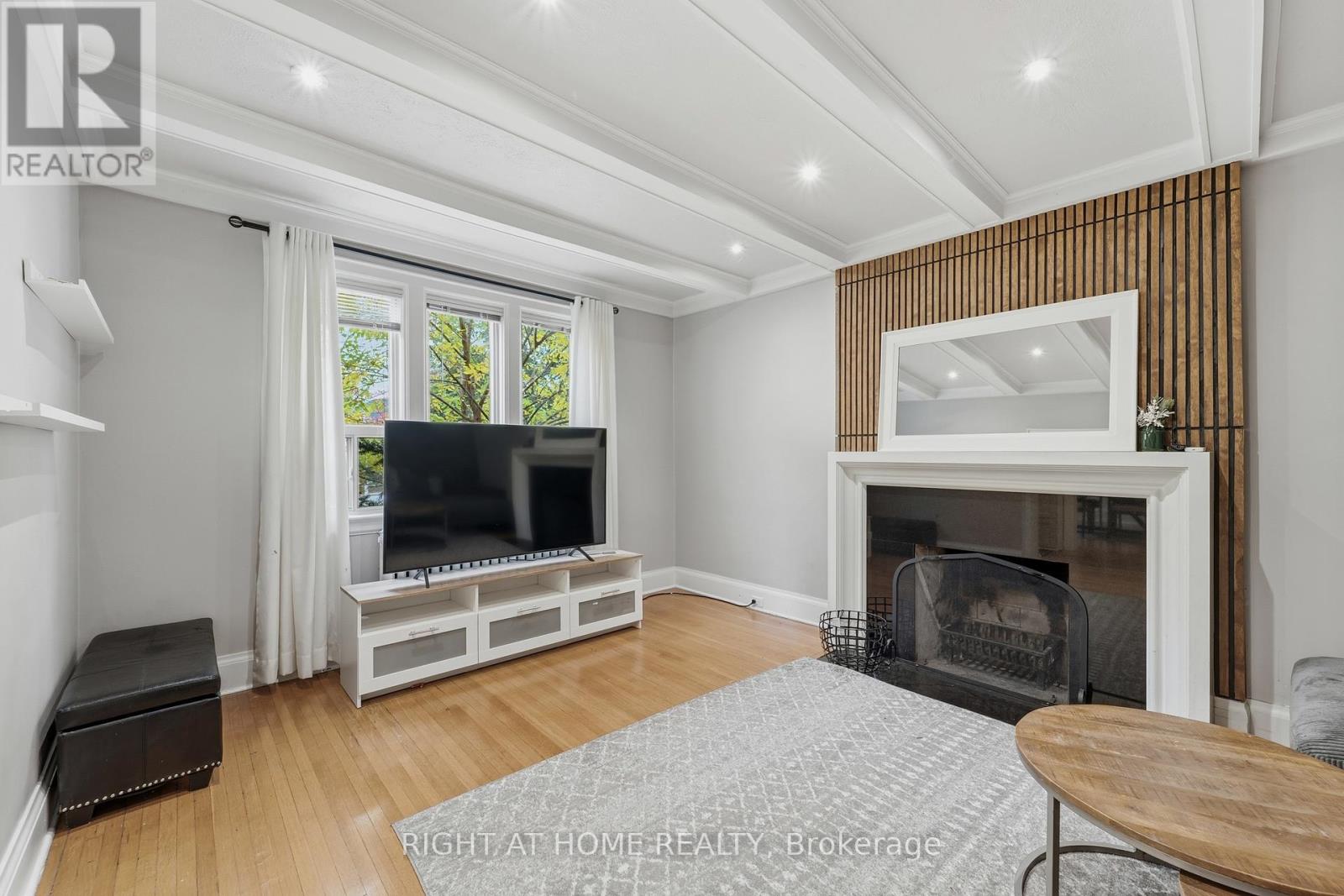 202 Dinnick Crescent, Toronto, Ontario  M4N 1M3 - Photo 7 - C12474074