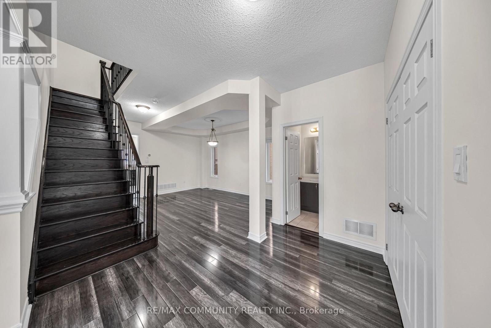 35 Mccourt Drive, Ajax, Ontario  L1Z 0P1 - Photo 7 - E12474032