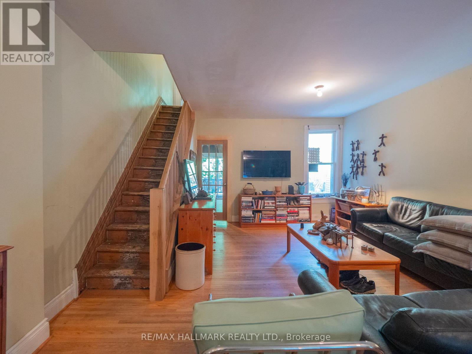 116 Victor Avenue, Toronto, Ontario  M4K 1A8 - Photo 12 - E12474035