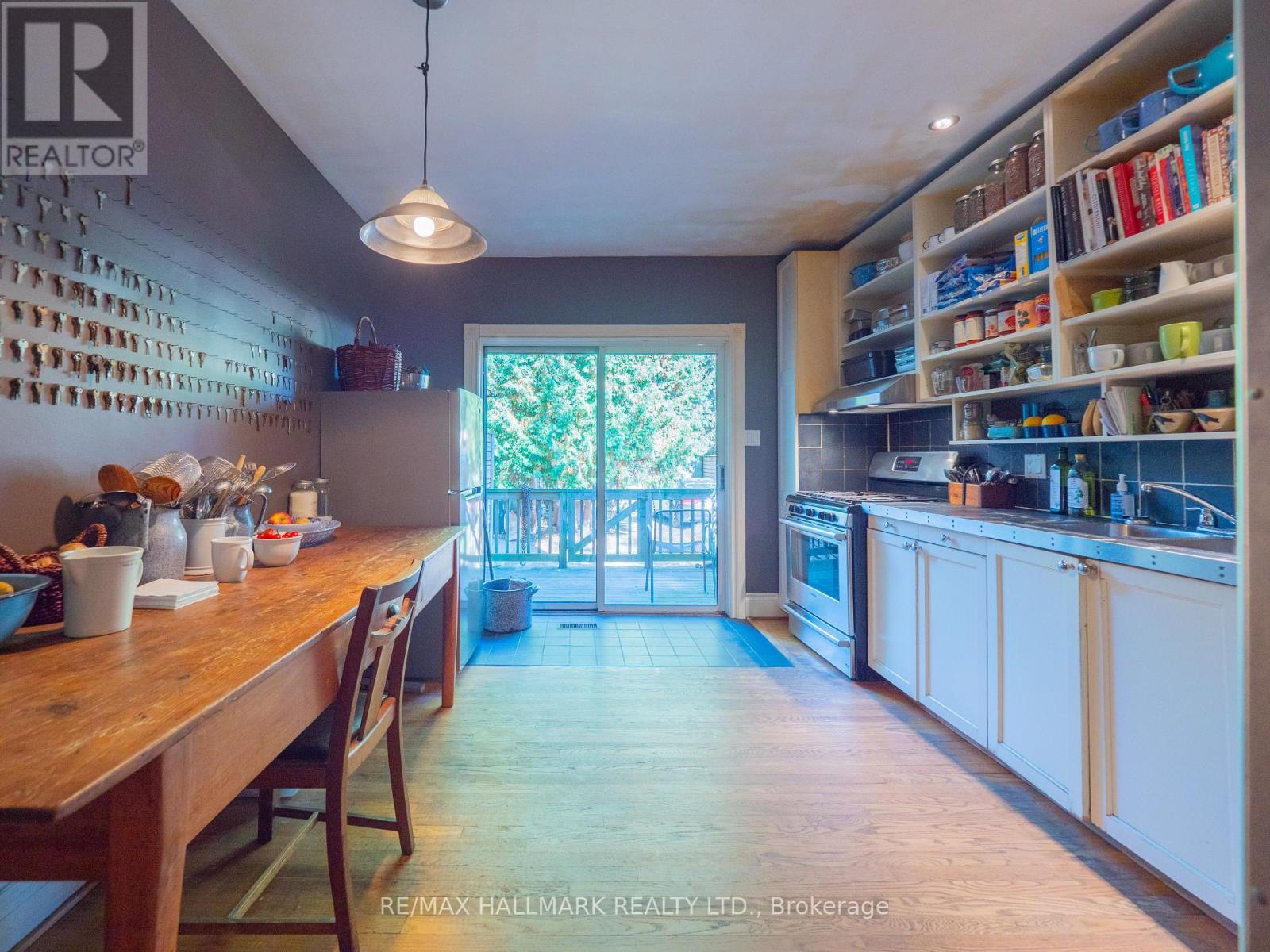 116 Victor Avenue, Toronto, Ontario  M4K 1A8 - Photo 17 - E12474035