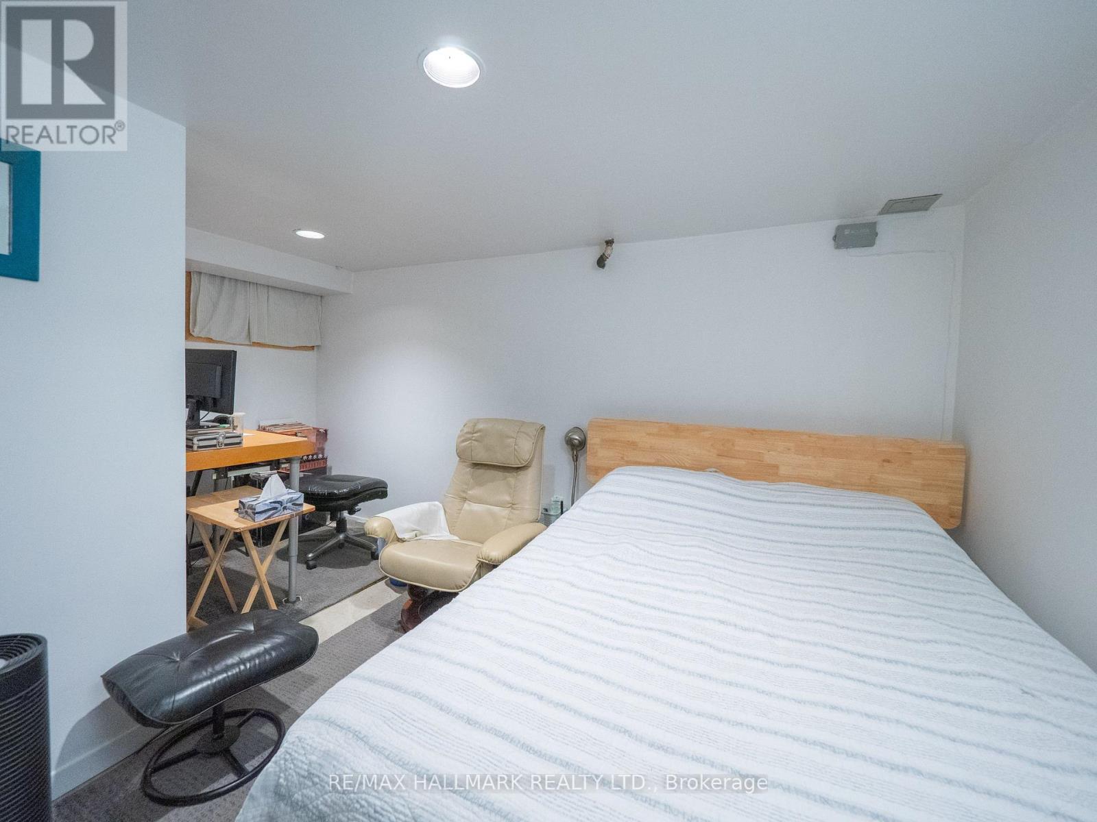 116 Victor Avenue, Toronto, Ontario  M4K 1A8 - Photo 37 - E12474035