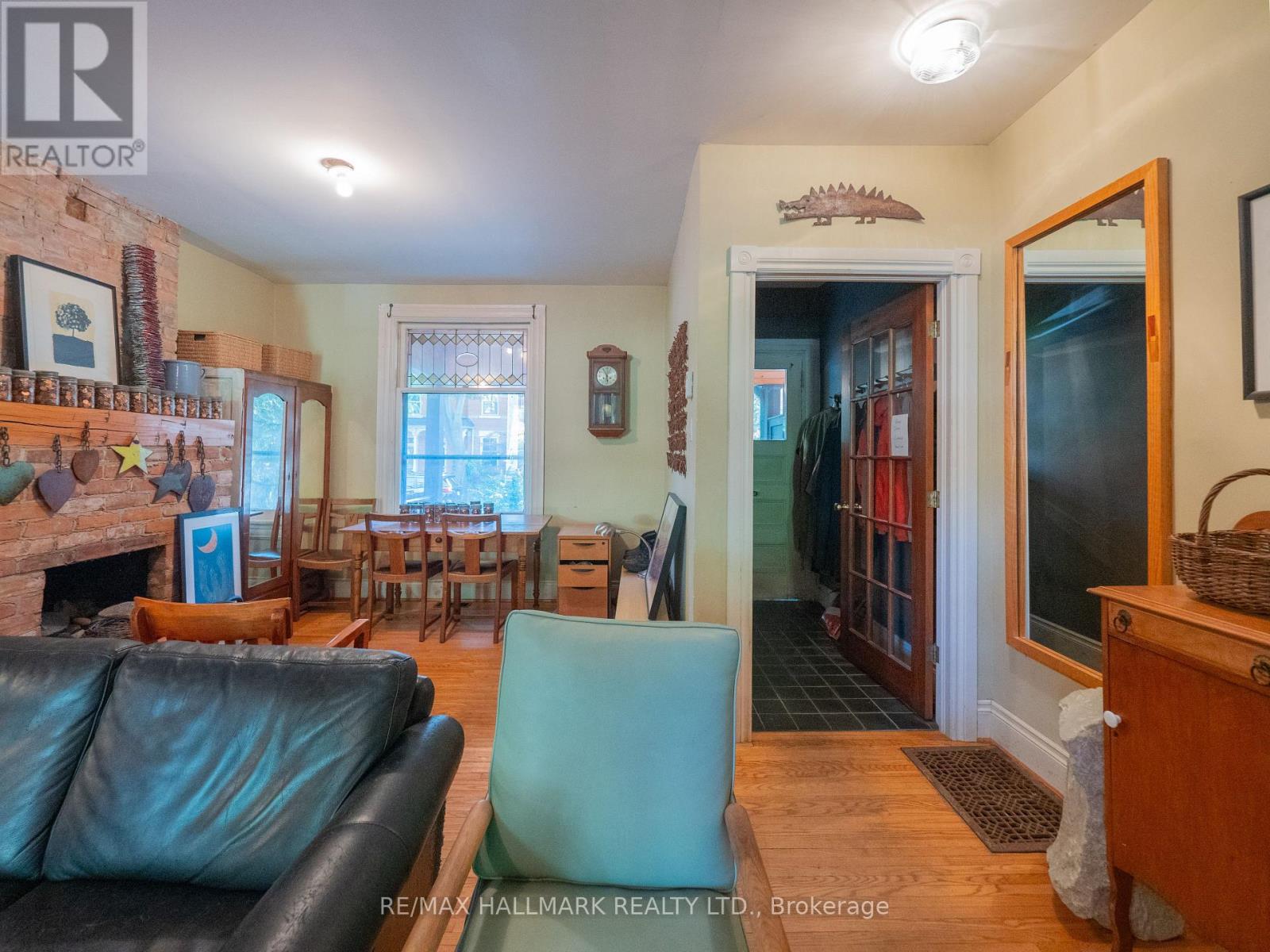 116 Victor Avenue, Toronto, Ontario  M4K 1A8 - Photo 6 - E12474035