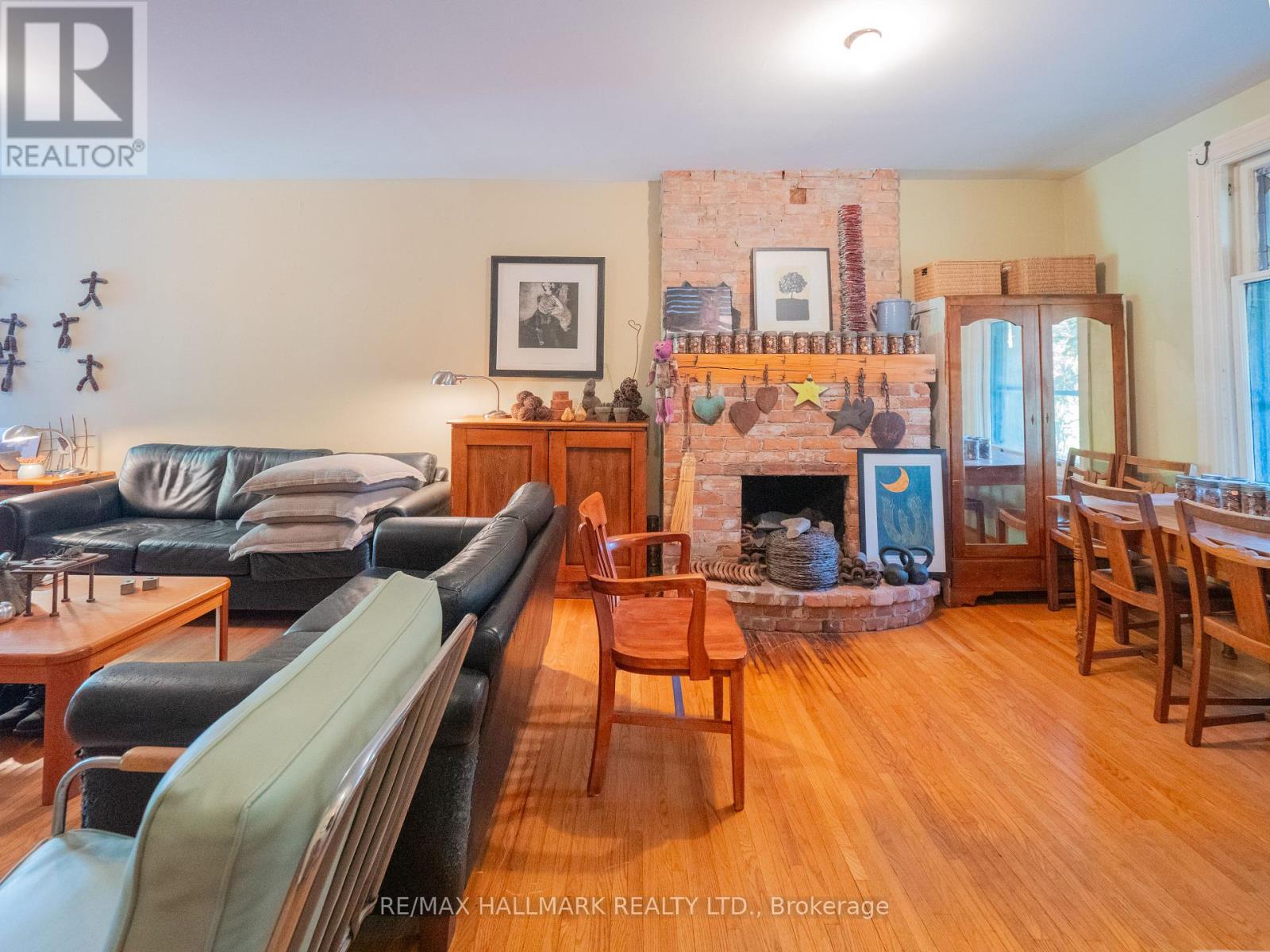 116 Victor Avenue, Toronto, Ontario  M4K 1A8 - Photo 9 - E12474035