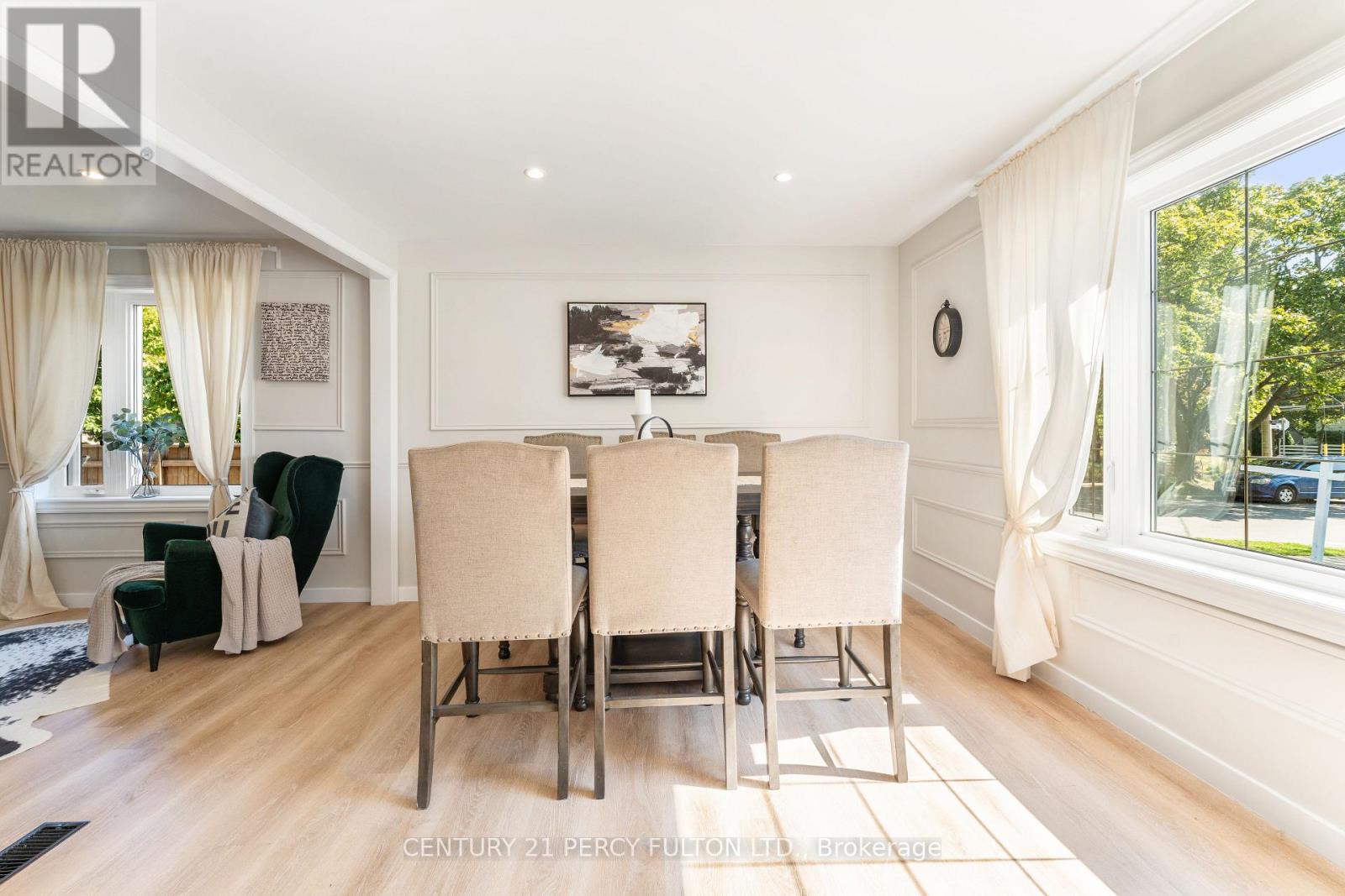 34 Topham Road, Toronto, Ontario  M4B 3K2 - Photo 4 - E12474070