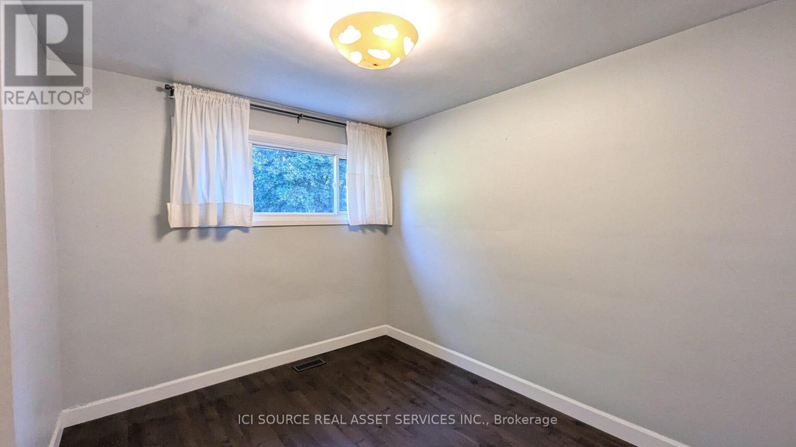 Main Floor - 43 Tansley Avenue, Toronto, Ontario  M1J 1P2 - Photo 13 - E12474097