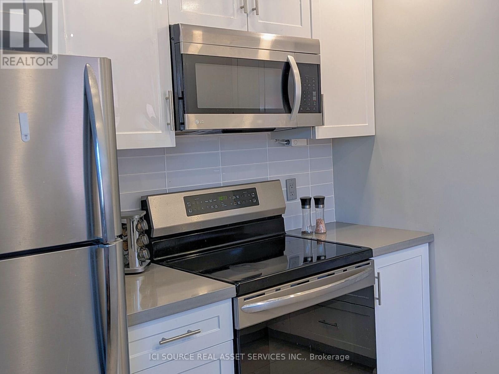 Main Floor - 43 Tansley Avenue, Toronto, Ontario  M1J 1P2 - Photo 6 - E12474097