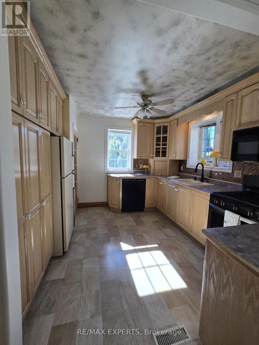 705 Prete Street, Greater Sudbury, Ontario  P3E 3X4 - Photo 16 - X12473938